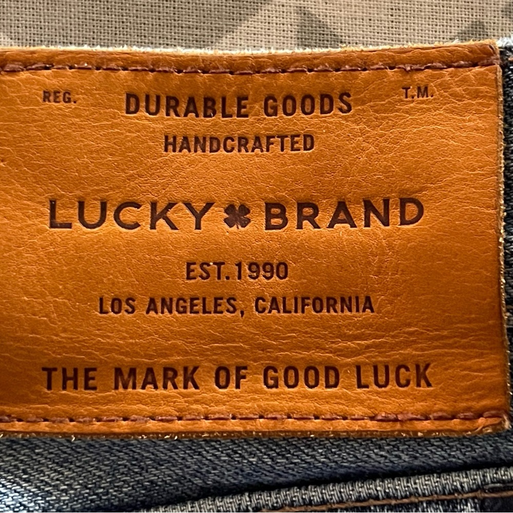 Lucky Brand 410 athletic taper jeans 38/30